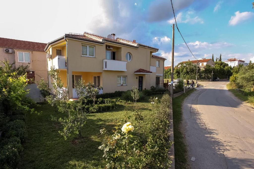 Apartments Emma Біоград-на-Мору Екстер'єр фото